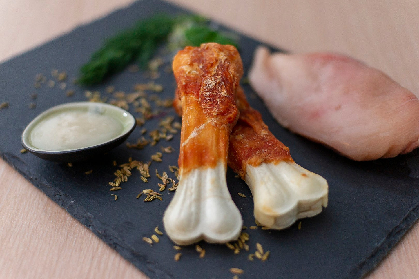 Braaaf Rawhide Pressed Bone Huhn - 12,5 cm by Hoffreund