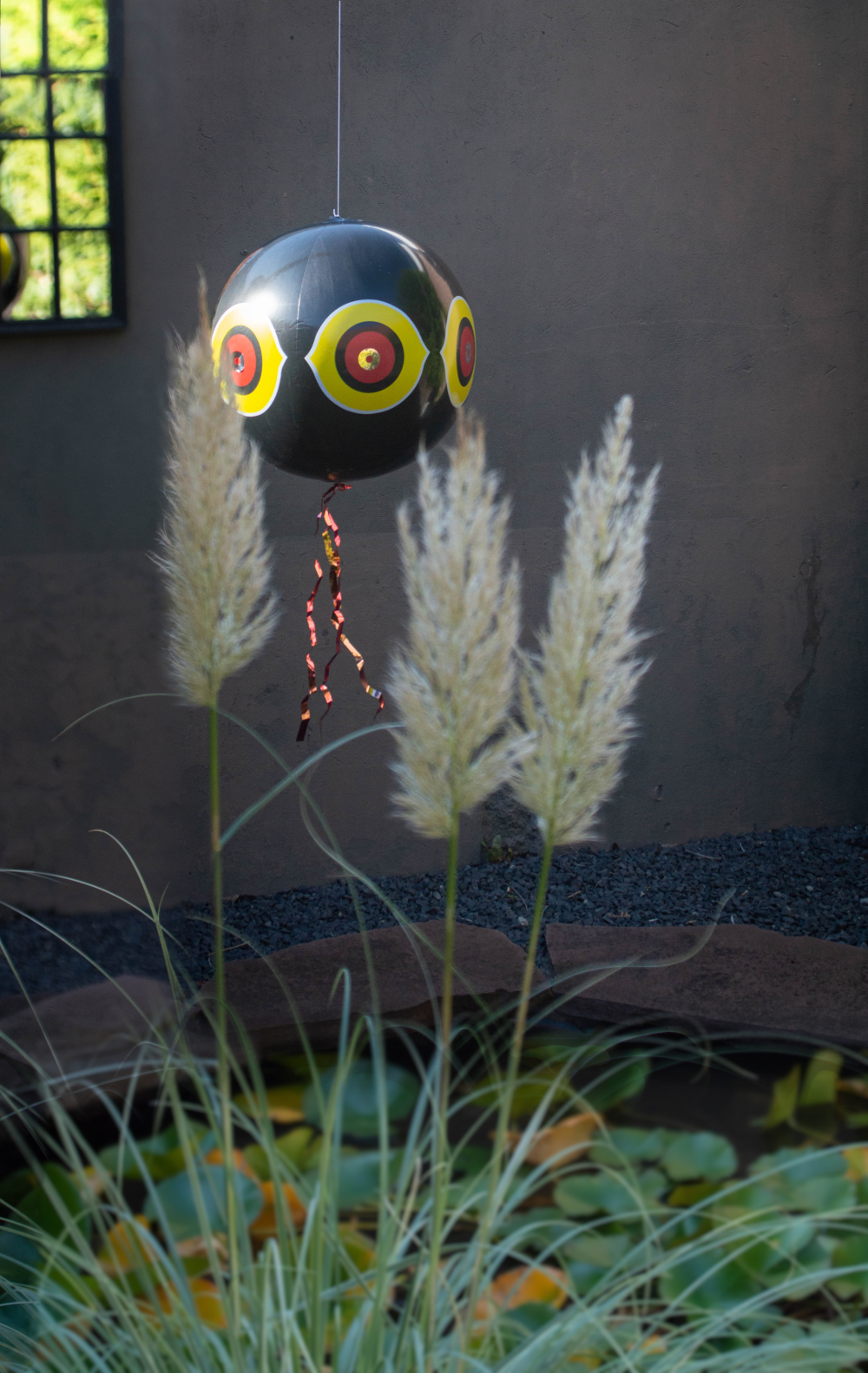 Knock Pest Schreck-Ballon Schwarz