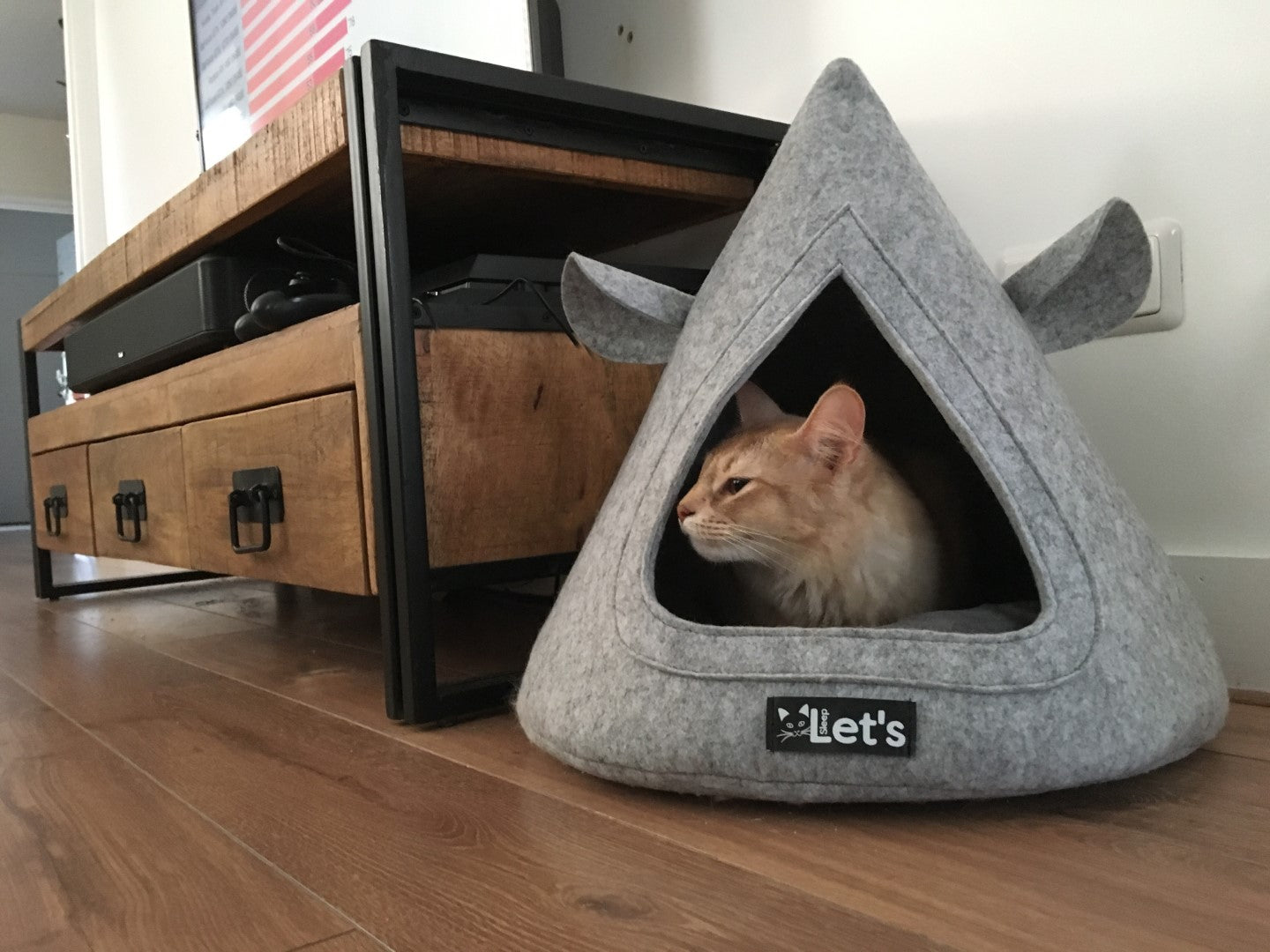 Let's sleep Pet Cave TeePee Grau